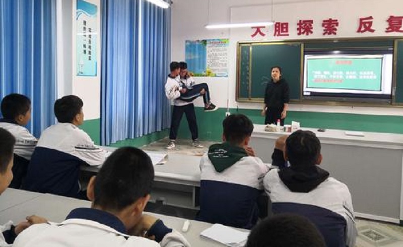教學(xué)觸摸一體機(jī)